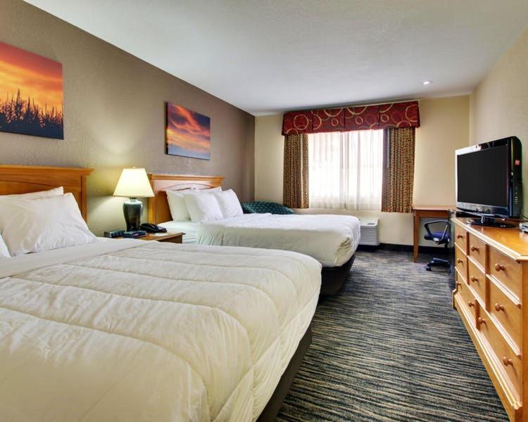 Queen Room with Two Queen Beds interior